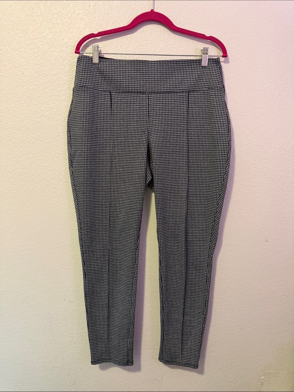 Apt. 9 Black & White Houndstooth Ponte Ankle Pants